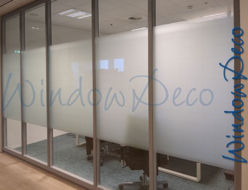 Glasfolie bedrukt, WR02, hoge raamfolie, blackboard, whiteboard, zon weinig mogelijk licht blokkeren, privacy