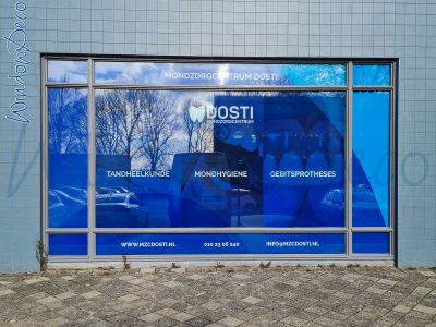 grote raamstickers, eigen ontwerp, verdeelt over meerdere ramen, spiegelbeeld, WindowDeco, WR06