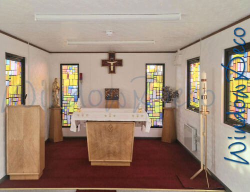 Transparante raamfolie met een eigen ontwerp van glas-in-lood voor een kerk