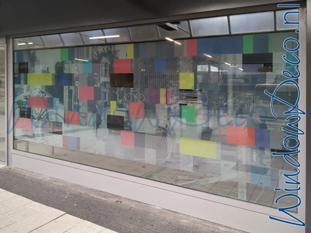 Grote two-way vision raamfolie, geperforeerde raamfolie, doorkijkbaar, anti-inkijk